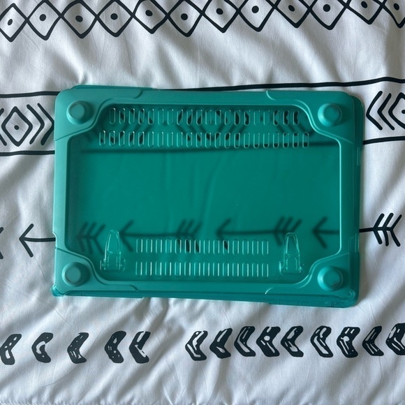 MacBook Pro Hard Case - Picture 2 of 3